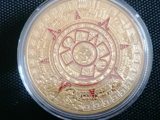 Moneda Calendario Azteca Dorada