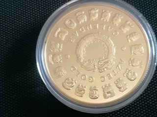 Moneda Calendario Azteca Dorada
