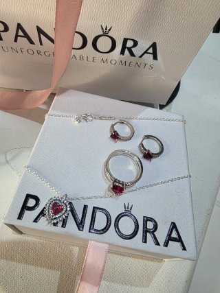 Conjunto Pandora Corazón Rojo y Plata
