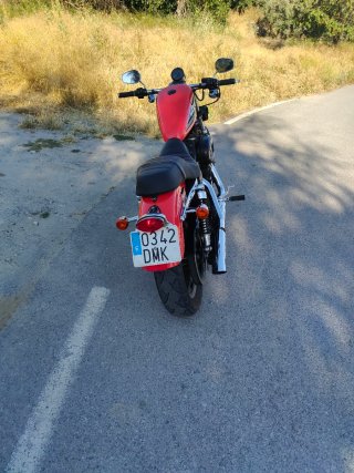 Harley-Davidson Sportster Roja