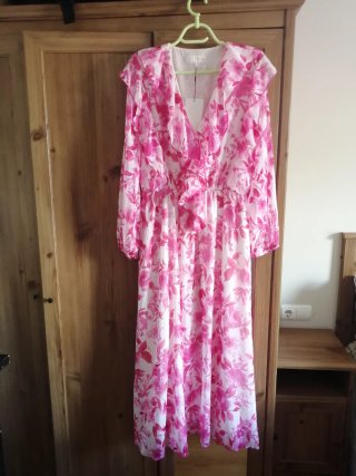 Vestido Zara floral rosa y blanco sin estrenar