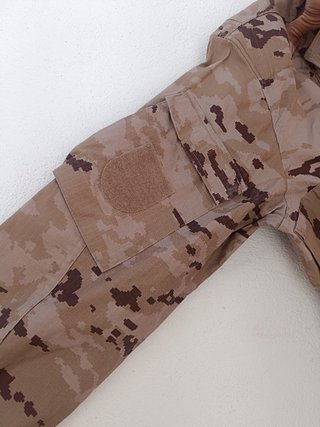 Traje Militar Pixelado Arido INDUYCO Talla S
