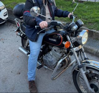 Suzuki GN 250 Negra