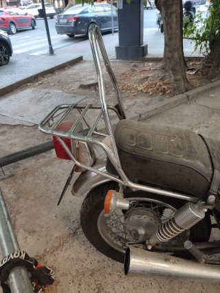 Suzuki GN 250 Negra