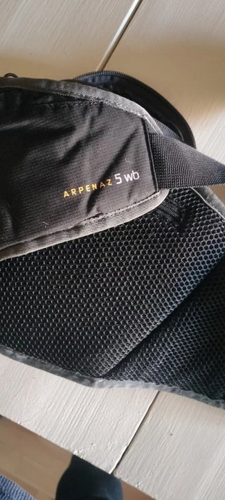 Riñonera Quechua Negra y Gris
