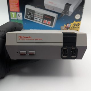 Nintendo NES Classic Mini con scatola e 2 controll