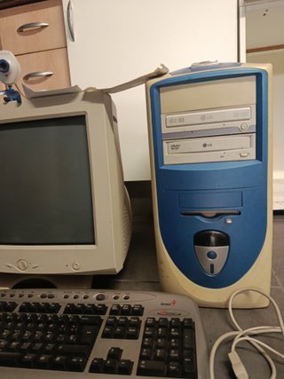 Ordenador AOC Beige y Azul Completo