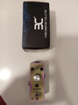 Pedalera IRIN  Chorus y pedalera eno stompbo wah