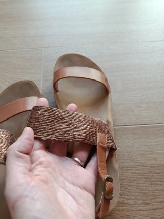 Sandalias cuña plataforma marrones y doradas