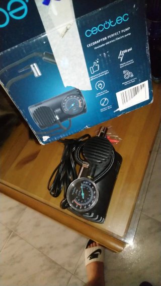 Compresor de aire Cecotec con manómetro