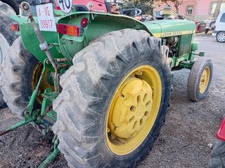 Tractor John Deere 1035 F con documentación
