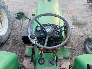 Tractor John Deere 1035 F con documentación