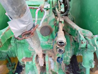 Tractor John Deere 1035 F con documentación