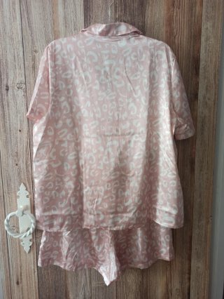 Pijama corto rosa estampado leopardo