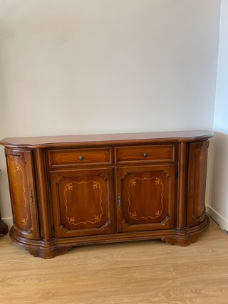 Aparador clásico de madera