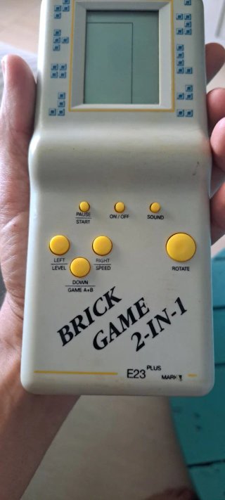 Mini consola Brick Game 2-IN-1 E23 PLUS.