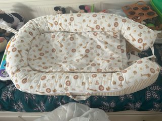 Nido reductor bebé estampado
