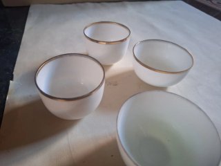 6 unidades Tazas blancas  con borde dorado