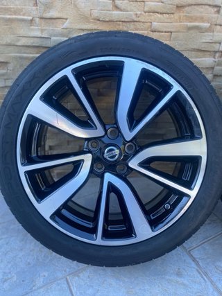 Llantas Nissan 225/45/R19/96W