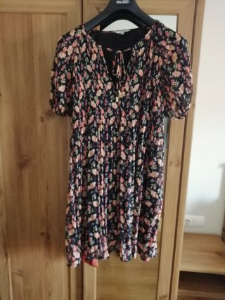Vestido floral negro talla L