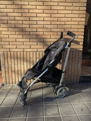 Carro de paseo 30€ (Chicco)