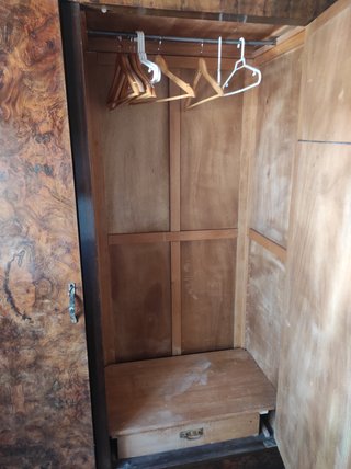 Muebles antiguos de madera chapada tipo raíz