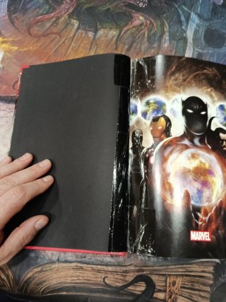 LOS VENGADORES DE JONATHAN HICKMAN 01