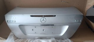 Portón Maletero Mercedes W211