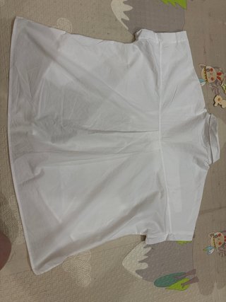 Camisa blanca con estampado de monstruos marinas