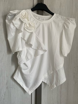 Maglietta bianca con rose