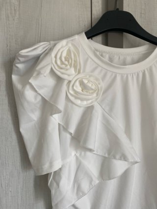 Maglietta bianca con rose