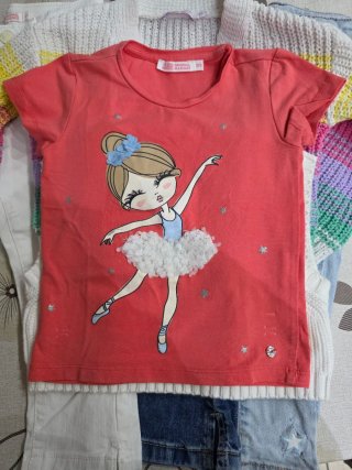 Set 3 Pantaloni 1cardigan 1 gilet e 1 tshirt