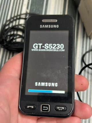 Teléfono móvil Samsung GT-S5230