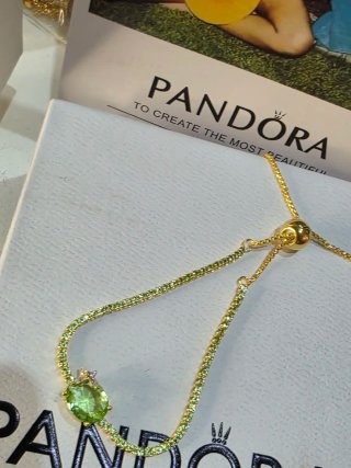 Pulsera Pandora Oro y Piedra Verde