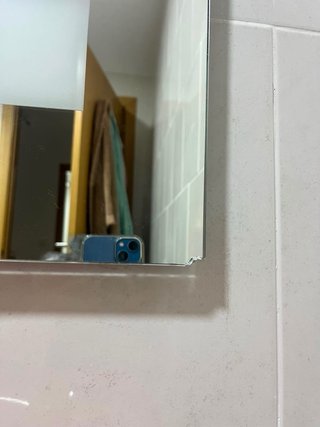 Conjunto mueble de baño y espejo. Desperfectos