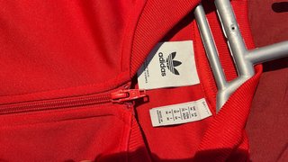 Chaqueta deportiva Adidas roja