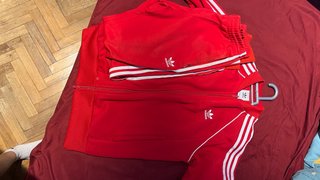 Chaqueta deportiva Adidas roja