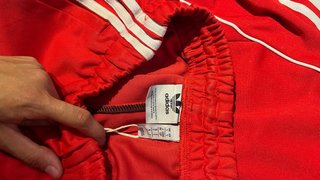 Chaqueta deportiva Adidas roja