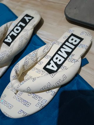 Chanclas Bimba y Lola acolchadas logo