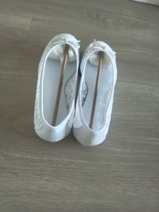 Manoletinas de encaje blancas