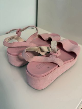 Sandalias Misia de ante rosa con plataforma Camper