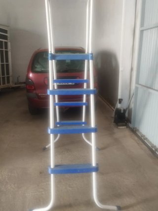 Escalera Piscina Metal y Plástico Azul