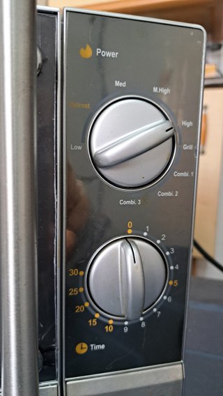 Microondas con grill, gris metalizado