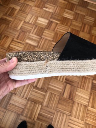 Sandalias de cuña negras y beige mujer