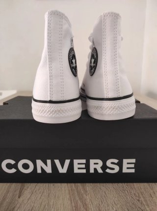 Converse Chuck Taylor talla 37 blancas