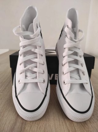 Converse Chuck Taylor talla 37 blancas