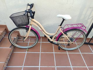 Bicicleta niña 24 color crema y rosa
