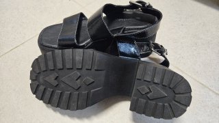 Sandalias charol negras