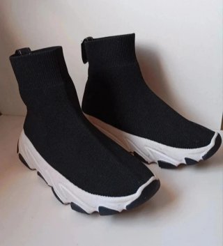 Deportivas Botín Negras y Blancas