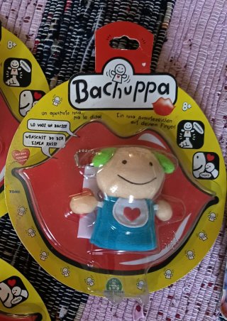 Bachuppa - Giocattolo con bacio